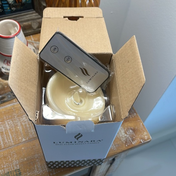 LUMINARA Beige Flameless 5" Pillar Candle in box with Remote - Picture 7 of 8